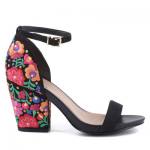 Sandália Floral Negro de Arezzo