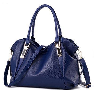Bolso con detalles metálicos