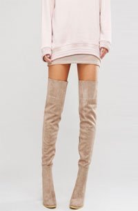 Cada pierna con sus botas