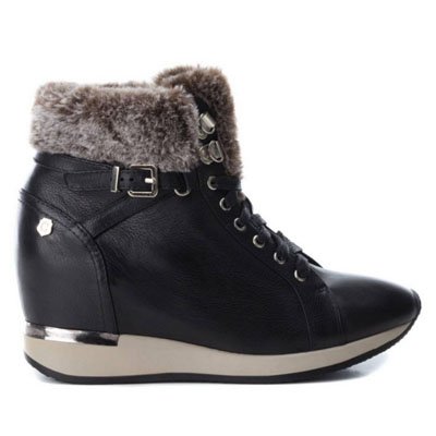 Botín con hebilla y cordones de Carmela