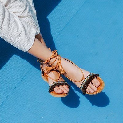 Los zapatos de moda para mujer y niña 