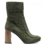 Botas de ante elástico CARTAGO de Lola Cruz
