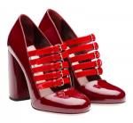 Pump Mary Jane de charol con cinco correas de Miu Miu
