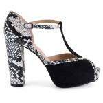 Zapato tacón ancho de Ángel Alarcón