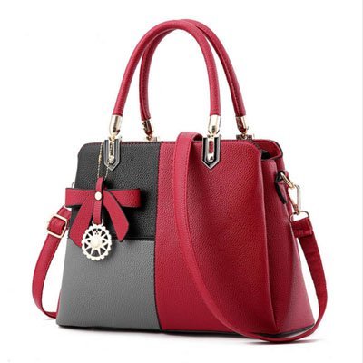 Bolso tricolor con detalles metálicos