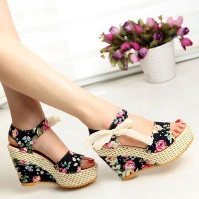 Sandalias de flores con tacon en cuña