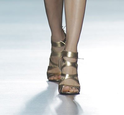 Sandalias de Paco Herrero en el desfile de Esther Noriega