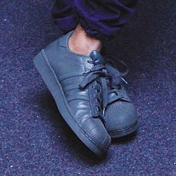 Los zapatos del Backstage en Jakarta Fashion Week