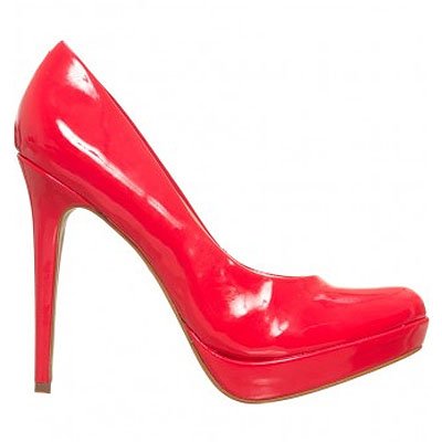 Zapatos de charol rojo de Via Uno